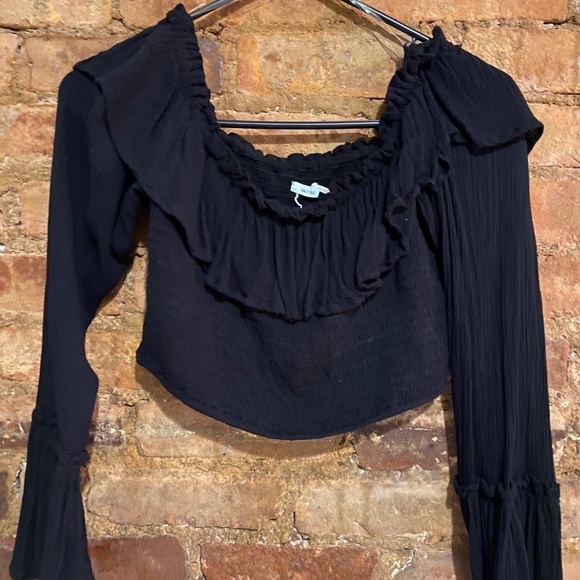 Kimchi blue cropped black bell-sleeve top - Picture 5 of 6